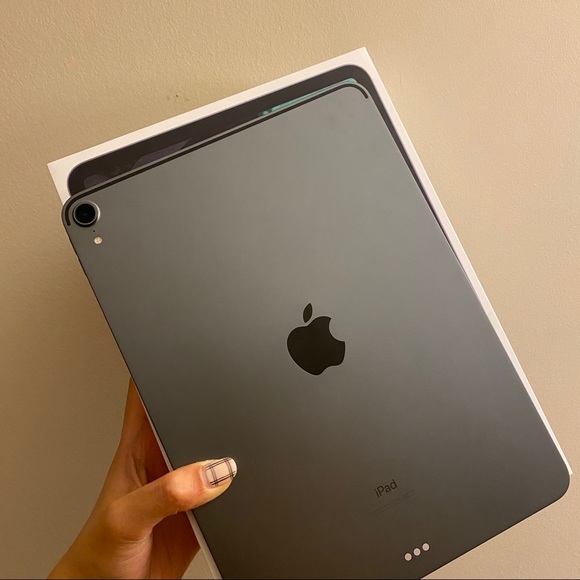 Apple Ipad Pro 11” - Picture 2 of 3